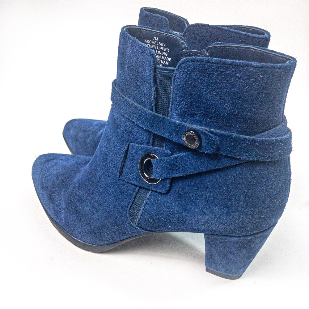 🌟SOLD🌟 Anne Klein Chelsey Blue Suede Ankle Boots - Picture 4 of 10